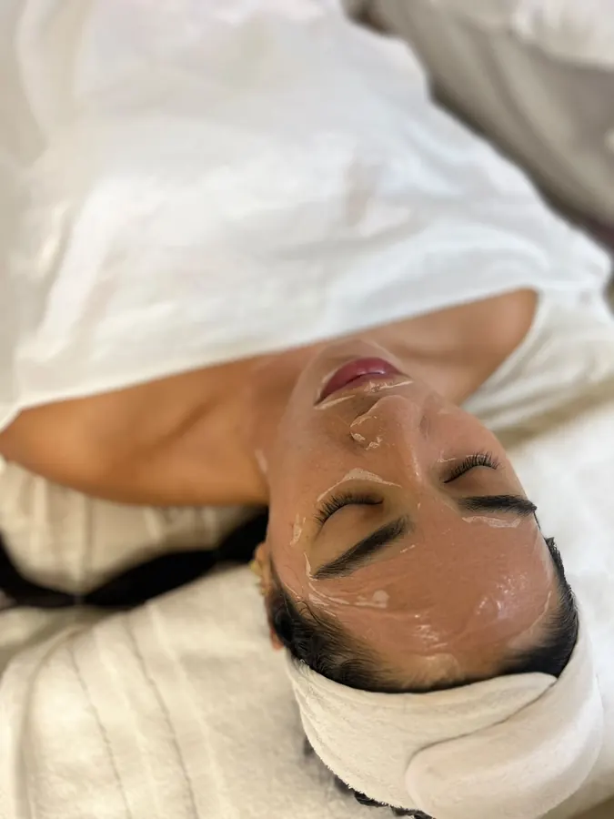 Limpieza facial: durante el tratamiento, con mascarilla en gel