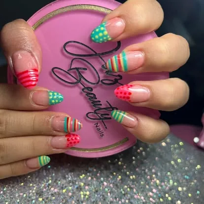 Diseño de uñas francés en degradado